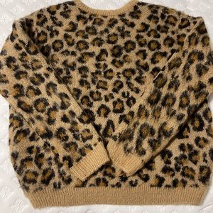 Cheeta print fuzzy sweater